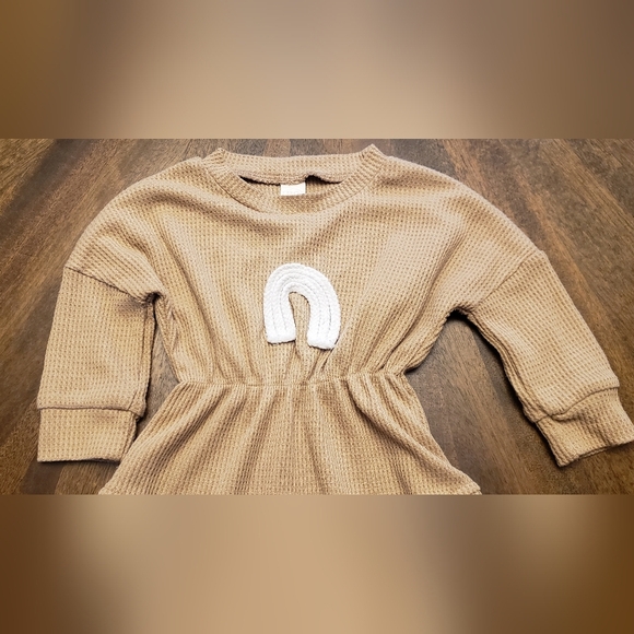 Tan Waffle Pattern Baby Romper with White Rainbow Design Size 12-18 Months - Picture 3 of 9